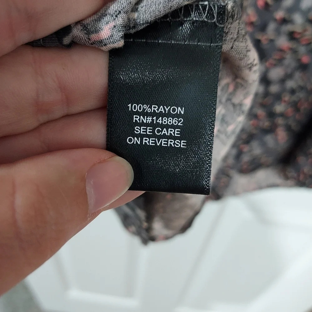 Torrid Animal Grey Harper Rayon Twill Pullover 3/4 Sleeve Blouse in Size 4 / 26 - Picture 12 of 13